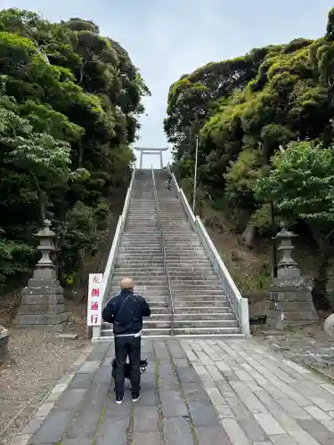 大洗磯前神社の{uncategorized: "未分類", other: "その他", undefined: "問題あり", building: "その他建物", grave: "お墓", sacred_gate: "鳥居", guardian: "狛犬", statue: "像", buddha: "仏像", history: "歴史", nature: "自然", garden: "庭園", animal: "動物", pagoda: "塔", temizu: "手水舎", mountain_gate: "山門・神門", sanctuary: "本殿・本堂", subordinate: "末社・摂社", art: "芸術", scenery: "景色", jizo: "地蔵", ema: "絵馬", goshuin: "御朱印", omikuji: "おみくじ", items: "授与品その他", amulet: "お守り", goshuincho: "御朱印帳", eats: "食事", festival: "お祭り", votive_dance: "神楽", shichigosan: "七五三参", wedding: "結婚式", experience: "体験その他", initially: "初詣", around: "周辺", anti_infection: "感染症対策"}