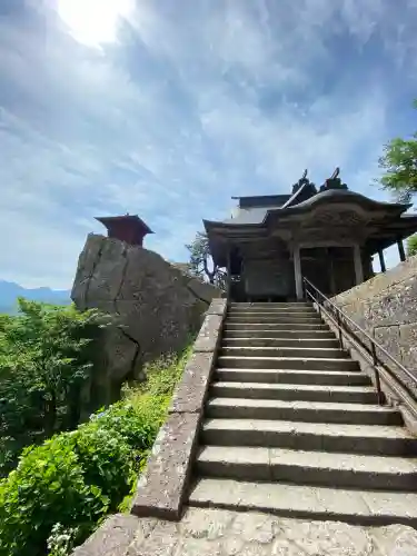 宝珠山 立石寺の{uncategorized: "未分類", other: "その他", undefined: "問題あり", building: "その他建物", grave: "お墓", sacred_gate: "鳥居", guardian: "狛犬", statue: "像", buddha: "仏像", history: "歴史", nature: "自然", garden: "庭園", animal: "動物", pagoda: "塔", temizu: "手水舎", mountain_gate: "山門・神門", sanctuary: "本殿・本堂", subordinate: "末社・摂社", art: "芸術", scenery: "景色", jizo: "地蔵", ema: "絵馬", goshuin: "御朱印", omikuji: "おみくじ", items: "授与品その他", amulet: "お守り", goshuincho: "御朱印帳", eats: "食事", festival: "お祭り", votive_dance: "神楽", shichigosan: "七五三参", wedding: "結婚式", experience: "体験その他", initially: "初詣", around: "周辺", anti_infection: "感染症対策"}