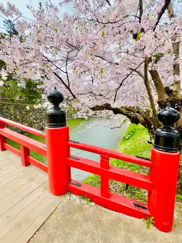 青森縣護國神社の{uncategorized: "未分類", other: "その他", undefined: "問題あり", building: "その他建物", grave: "お墓", sacred_gate: "鳥居", guardian: "狛犬", statue: "像", buddha: "仏像", history: "歴史", nature: "自然", garden: "庭園", animal: "動物", pagoda: "塔", temizu: "手水舎", mountain_gate: "山門・神門", sanctuary: "本殿・本堂", subordinate: "末社・摂社", art: "芸術", scenery: "景色", jizo: "地蔵", ema: "絵馬", goshuin: "御朱印", omikuji: "おみくじ", items: "授与品その他", amulet: "お守り", goshuincho: "御朱印帳", eats: "食事", festival: "お祭り", votive_dance: "神楽", shichigosan: "七五三参", wedding: "結婚式", experience: "体験その他", initially: "初詣", around: "周辺", anti_infection: "感染症対策"}