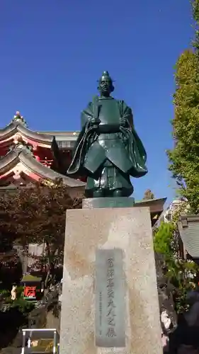 京濱伏見稲荷神社の像