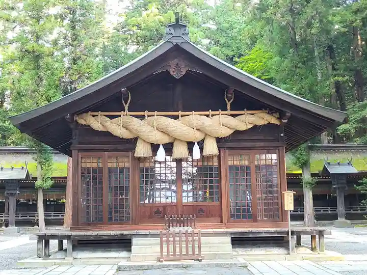 諏訪大社下社春宮(長野県)