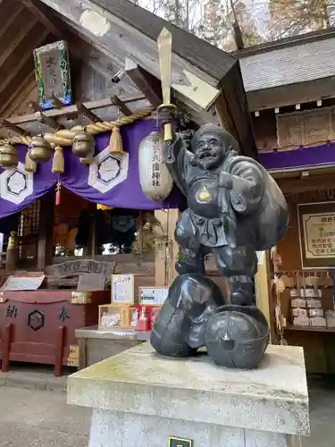 中之嶽神社の像