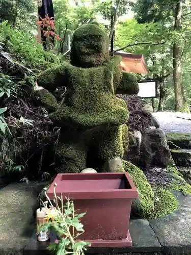 白鳥神社の像