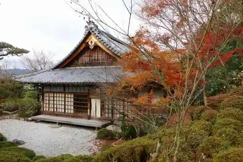 金福寺の本殿