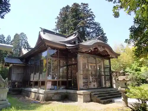 滓上神社の本殿