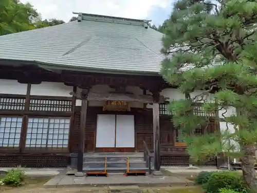石行寺の本殿・本堂