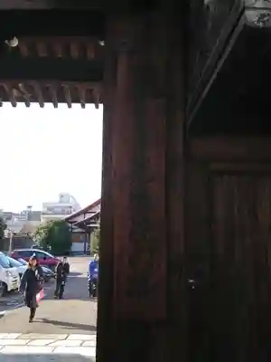 光照院門跡の山門・神門