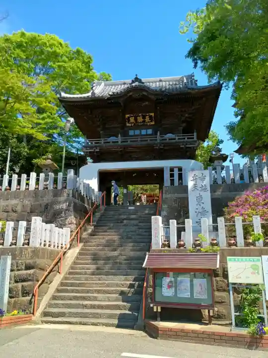 布施弁天 東海寺の{uncategorized: "未分類", other: "その他", undefined: "問題あり", building: "その他建物", grave: "お墓", sacred_gate: "鳥居", guardian: "狛犬", statue: "像", buddha: "仏像", history: "歴史", nature: "自然", garden: "庭園", animal: "動物", pagoda: "塔", temizu: "手水舎", mountain_gate: "山門・神門", sanctuary: "本殿・本堂", subordinate: "末社・摂社", art: "芸術", scenery: "景色", jizo: "地蔵", ema: "絵馬", goshuin: "御朱印", omikuji: "おみくじ", items: "授与品その他", amulet: "お守り", goshuincho: "御朱印帳", eats: "食事", festival: "お祭り", votive_dance: "神楽", shichigosan: "七五三参", wedding: "結婚式", experience: "体験その他", initially: "初詣", around: "周辺", anti_infection: "感染症対策"}