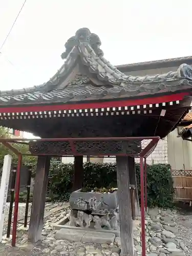 於菊稲荷神社の手水舎