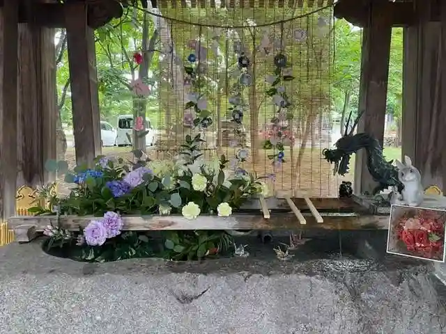 彌彦神社 (伊夜日子神社)の手水舎