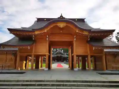 新潟縣護國神社の山門・神門
