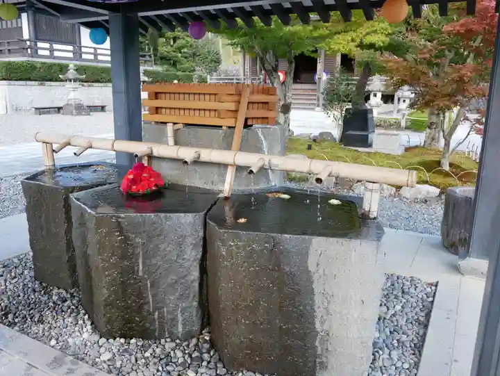 尊永寺の手水舎