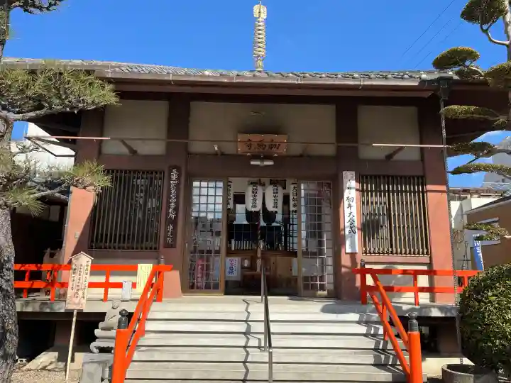 蓮光院 初馬寺の{uncategorized: "未分類", other: "その他", undefined: "問題あり", building: "その他建物", grave: "お墓", sacred_gate: "鳥居", guardian: "狛犬", statue: "像", buddha: "仏像", history: "歴史", nature: "自然", garden: "庭園", animal: "動物", pagoda: "塔", temizu: "手水舎", mountain_gate: "山門・神門", sanctuary: "本殿・本堂", subordinate: "末社・摂社", art: "芸術", scenery: "景色", jizo: "地蔵", ema: "絵馬", goshuin: "御朱印", omikuji: "おみくじ", items: "授与品その他", amulet: "お守り", goshuincho: "御朱印帳", eats: "食事", festival: "お祭り", votive_dance: "神楽", shichigosan: "七五三参", wedding: "結婚式", experience: "体験その他", initially: "初詣", around: "周辺", anti_infection: "感染症対策"}