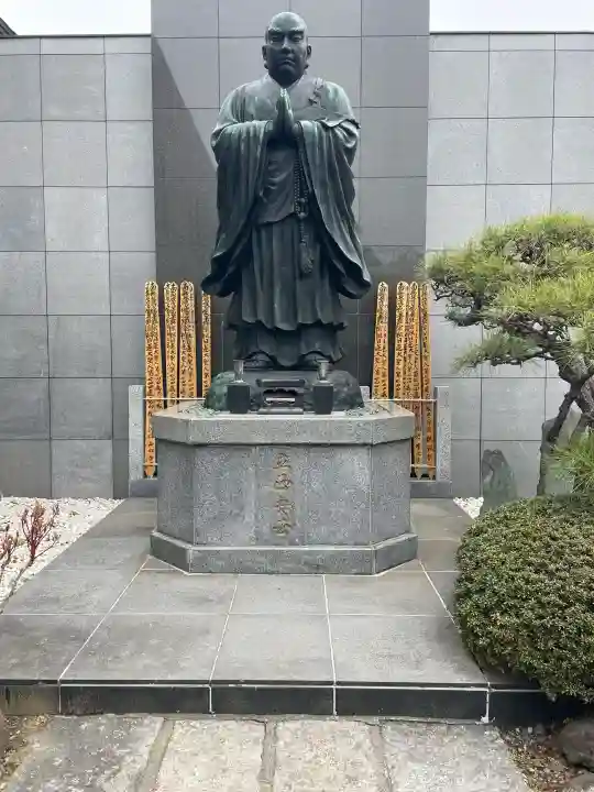 善慶寺の{uncategorized: "未分類", other: "その他", undefined: "問題あり", building: "その他建物", grave: "お墓", sacred_gate: "鳥居", guardian: "狛犬", statue: "像", buddha: "仏像", history: "歴史", nature: "自然", garden: "庭園", animal: "動物", pagoda: "塔", temizu: "手水舎", mountain_gate: "山門・神門", sanctuary: "本殿・本堂", subordinate: "末社・摂社", art: "芸術", scenery: "景色", jizo: "地蔵", ema: "絵馬", goshuin: "御朱印", omikuji: "おみくじ", items: "授与品その他", amulet: "お守り", goshuincho: "御朱印帳", eats: "食事", festival: "お祭り", votive_dance: "神楽", shichigosan: "七五三参", wedding: "結婚式", experience: "体験その他", initially: "初詣", around: "周辺", anti_infection: "感染症対策"}