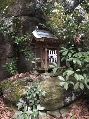 山梨岡神社の末社・摂社