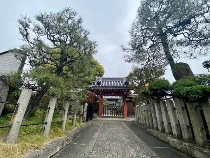 恋塚浄禅寺の山門・神門