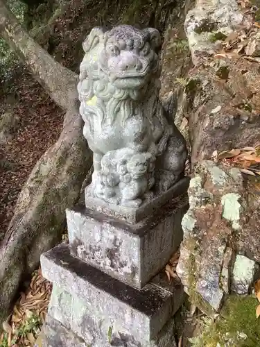 神明神社（秋葉神社）の狛犬