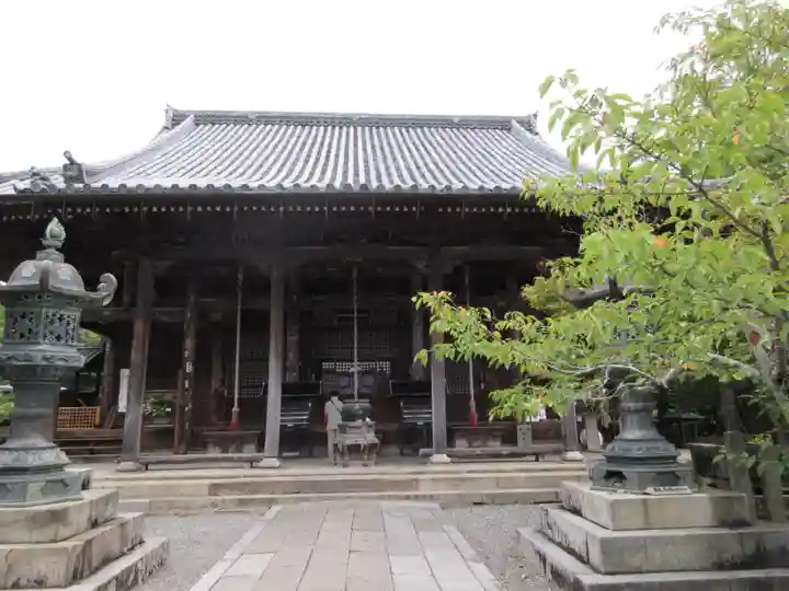 穴太寺の本殿・本堂