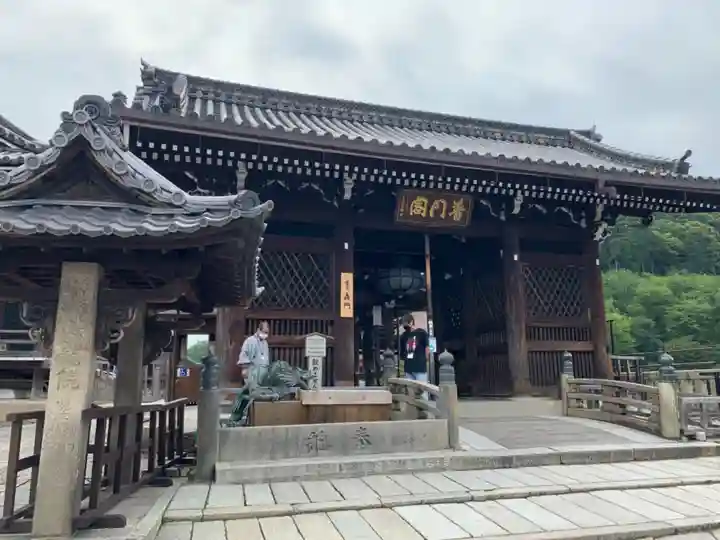 清水寺の山門・神門