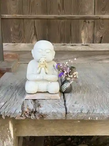 かっぱの寺 栖足寺の{uncategorized: "未分類", other: "その他", undefined: "問題あり", building: "その他建物", grave: "お墓", sacred_gate: "鳥居", guardian: "狛犬", statue: "像", buddha: "仏像", history: "歴史", nature: "自然", garden: "庭園", animal: "動物", pagoda: "塔", temizu: "手水舎", mountain_gate: "山門・神門", sanctuary: "本殿・本堂", subordinate: "末社・摂社", art: "芸術", scenery: "景色", jizo: "地蔵", ema: "絵馬", goshuin: "御朱印", omikuji: "おみくじ", items: "授与品その他", amulet: "お守り", goshuincho: "御朱印帳", eats: "食事", festival: "お祭り", votive_dance: "神楽", shichigosan: "七五三参", wedding: "結婚式", experience: "体験その他", initially: "初詣", around: "周辺", anti_infection: "感染症対策"}