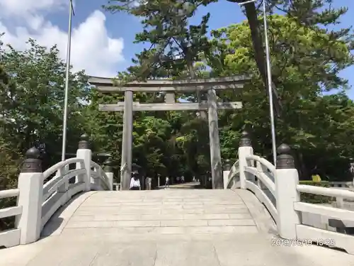 寒川神社の鳥居