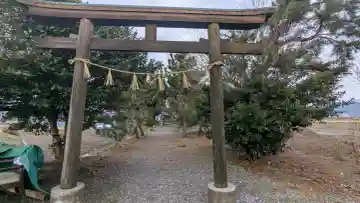 新保 白山神社の{uncategorized: "未分類", other: "その他", undefined: "問題あり", building: "その他建物", grave: "お墓", sacred_gate: "鳥居", guardian: "狛犬", statue: "像", buddha: "仏像", history: "歴史", nature: "自然", garden: "庭園", animal: "動物", pagoda: "塔", temizu: "手水舎", mountain_gate: "山門・神門", sanctuary: "本殿・本堂", subordinate: "末社・摂社", art: "芸術", scenery: "景色", jizo: "地蔵", ema: "絵馬", goshuin: "御朱印", omikuji: "おみくじ", items: "授与品その他", amulet: "お守り", goshuincho: "御朱印帳", eats: "食事", festival: "お祭り", votive_dance: "神楽", shichigosan: "七五三参", wedding: "結婚式", experience: "体験その他", initially: "初詣", around: "周辺", anti_infection: "感染症対策"}