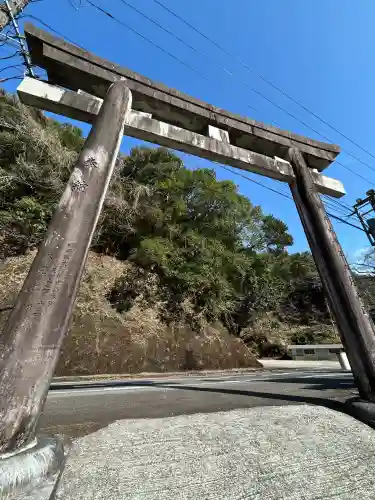 速川神社の{uncategorized: "未分類", other: "その他", undefined: "問題あり", building: "その他建物", grave: "お墓", sacred_gate: "鳥居", guardian: "狛犬", statue: "像", buddha: "仏像", history: "歴史", nature: "自然", garden: "庭園", animal: "動物", pagoda: "塔", temizu: "手水舎", mountain_gate: "山門・神門", sanctuary: "本殿・本堂", subordinate: "末社・摂社", art: "芸術", scenery: "景色", jizo: "地蔵", ema: "絵馬", goshuin: "御朱印", omikuji: "おみくじ", items: "授与品その他", amulet: "お守り", goshuincho: "御朱印帳", eats: "食事", festival: "お祭り", votive_dance: "神楽", shichigosan: "七五三参", wedding: "結婚式", experience: "体験その他", initially: "初詣", around: "周辺", anti_infection: "感染症対策"}