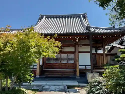 光明寺の本殿・本堂