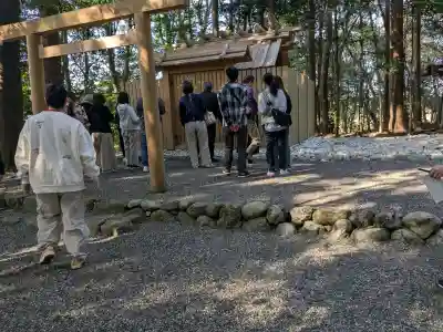 川原神社(皇大神宮摂社)の{uncategorized: "未分類", other: "その他", undefined: "問題あり", building: "その他建物", grave: "お墓", sacred_gate: "鳥居", guardian: "狛犬", statue: "像", buddha: "仏像", history: "歴史", nature: "自然", garden: "庭園", animal: "動物", pagoda: "塔", temizu: "手水舎", mountain_gate: "山門・神門", sanctuary: "本殿・本堂", subordinate: "末社・摂社", art: "芸術", scenery: "景色", jizo: "地蔵", ema: "絵馬", goshuin: "御朱印", omikuji: "おみくじ", items: "授与品その他", amulet: "お守り", goshuincho: "御朱印帳", eats: "食事", festival: "お祭り", votive_dance: "神楽", shichigosan: "七五三参", wedding: "結婚式", experience: "体験その他", initially: "初詣", around: "周辺", anti_infection: "感染症対策"}