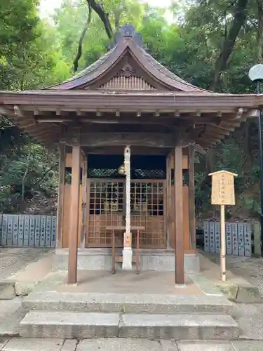 枚岡神社の末社・摂社