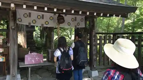 穂高神社奥宮の本殿・本堂