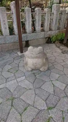 瀧泉寺（目黒不動尊）の狛犬