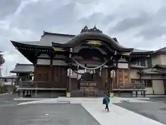 子守神社の本殿