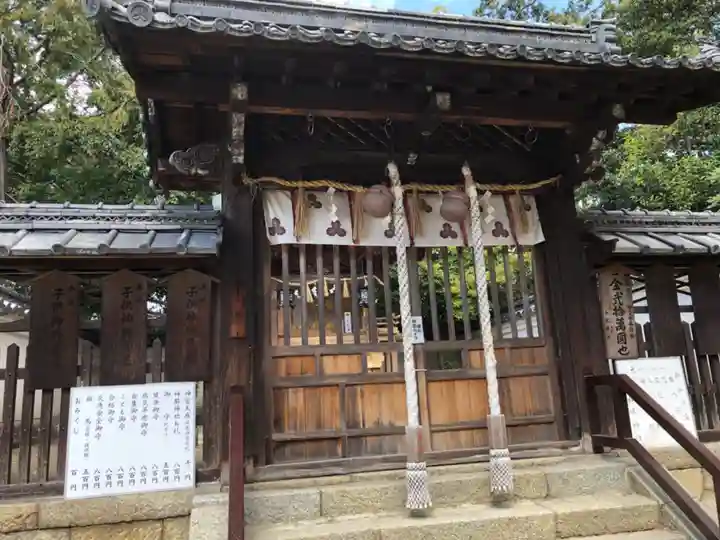 神服神社の本殿・本堂
