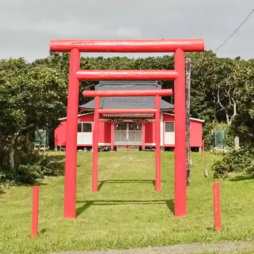 歌露稲荷神社の鳥居