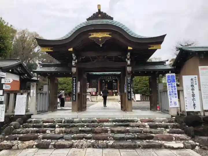 城山八幡宮の山門・神門