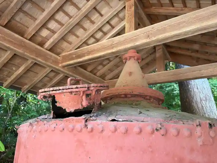 彌彦神社の{uncategorized: "未分類", other: "その他", undefined: "問題あり", building: "その他建物", grave: "お墓", sacred_gate: "鳥居", guardian: "狛犬", statue: "像", buddha: "仏像", history: "歴史", nature: "自然", garden: "庭園", animal: "動物", pagoda: "塔", temizu: "手水舎", mountain_gate: "山門・神門", sanctuary: "本殿・本堂", subordinate: "末社・摂社", art: "芸術", scenery: "景色", jizo: "地蔵", ema: "絵馬", goshuin: "御朱印", omikuji: "おみくじ", items: "授与品その他", amulet: "お守り", goshuincho: "御朱印帳", eats: "食事", festival: "お祭り", votive_dance: "神楽", shichigosan: "七五三参", wedding: "結婚式", experience: "体験その他", initially: "初詣", around: "周辺", anti_infection: "感染症対策"}