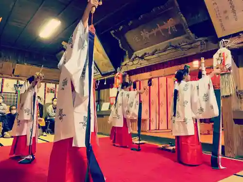 滑川神社 - 仕事と子どもの守り神の神楽