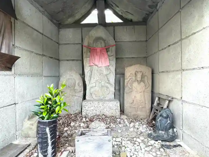 正徳寺の{uncategorized: "未分類", other: "その他", undefined: "問題あり", building: "その他建物", grave: "お墓", sacred_gate: "鳥居", guardian: "狛犬", statue: "像", buddha: "仏像", history: "歴史", nature: "自然", garden: "庭園", animal: "動物", pagoda: "塔", temizu: "手水舎", mountain_gate: "山門・神門", sanctuary: "本殿・本堂", subordinate: "末社・摂社", art: "芸術", scenery: "景色", jizo: "地蔵", ema: "絵馬", goshuin: "御朱印", omikuji: "おみくじ", items: "授与品その他", amulet: "お守り", goshuincho: "御朱印帳", eats: "食事", festival: "お祭り", votive_dance: "神楽", shichigosan: "七五三参", wedding: "結婚式", experience: "体験その他", initially: "初詣", around: "周辺", anti_infection: "感染症対策"}