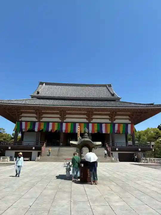 西新井大師総持寺の{uncategorized: "未分類", other: "その他", undefined: "問題あり", building: "その他建物", grave: "お墓", sacred_gate: "鳥居", guardian: "狛犬", statue: "像", buddha: "仏像", history: "歴史", nature: "自然", garden: "庭園", animal: "動物", pagoda: "塔", temizu: "手水舎", mountain_gate: "山門・神門", sanctuary: "本殿・本堂", subordinate: "末社・摂社", art: "芸術", scenery: "景色", jizo: "地蔵", ema: "絵馬", goshuin: "御朱印", omikuji: "おみくじ", items: "授与品その他", amulet: "お守り", goshuincho: "御朱印帳", eats: "食事", festival: "お祭り", votive_dance: "神楽", shichigosan: "七五三参", wedding: "結婚式", experience: "体験その他", initially: "初詣", around: "周辺", anti_infection: "感染症対策"}
