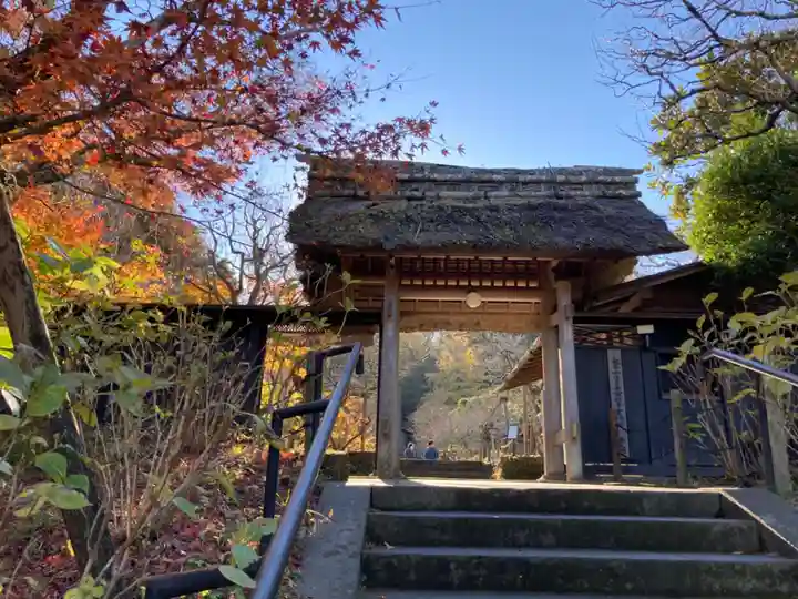 東慶寺の山門・神門
