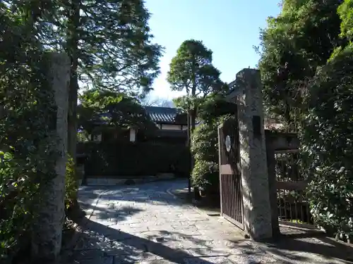 鳳生寺の山門