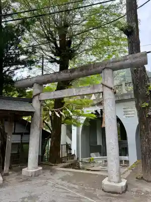 奥氷川神社の{uncategorized: "未分類", other: "その他", undefined: "問題あり", building: "その他建物", grave: "お墓", sacred_gate: "鳥居", guardian: "狛犬", statue: "像", buddha: "仏像", history: "歴史", nature: "自然", garden: "庭園", animal: "動物", pagoda: "塔", temizu: "手水舎", mountain_gate: "山門・神門", sanctuary: "本殿・本堂", subordinate: "末社・摂社", art: "芸術", scenery: "景色", jizo: "地蔵", ema: "絵馬", goshuin: "御朱印", omikuji: "おみくじ", items: "授与品その他", amulet: "お守り", goshuincho: "御朱印帳", eats: "食事", festival: "お祭り", votive_dance: "神楽", shichigosan: "七五三参", wedding: "結婚式", experience: "体験その他", initially: "初詣", around: "周辺", anti_infection: "感染症対策"}