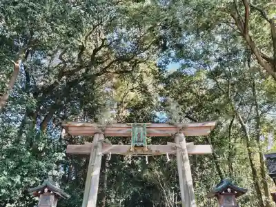 大神神社の{uncategorized: "未分類", other: "その他", undefined: "問題あり", building: "その他建物", grave: "お墓", sacred_gate: "鳥居", guardian: "狛犬", statue: "像", buddha: "仏像", history: "歴史", nature: "自然", garden: "庭園", animal: "動物", pagoda: "塔", temizu: "手水舎", mountain_gate: "山門・神門", sanctuary: "本殿・本堂", subordinate: "末社・摂社", art: "芸術", scenery: "景色", jizo: "地蔵", ema: "絵馬", goshuin: "御朱印", omikuji: "おみくじ", items: "授与品その他", amulet: "お守り", goshuincho: "御朱印帳", eats: "食事", festival: "お祭り", votive_dance: "神楽", shichigosan: "七五三参", wedding: "結婚式", experience: "体験その他", initially: "初詣", around: "周辺", anti_infection: "感染症対策"}