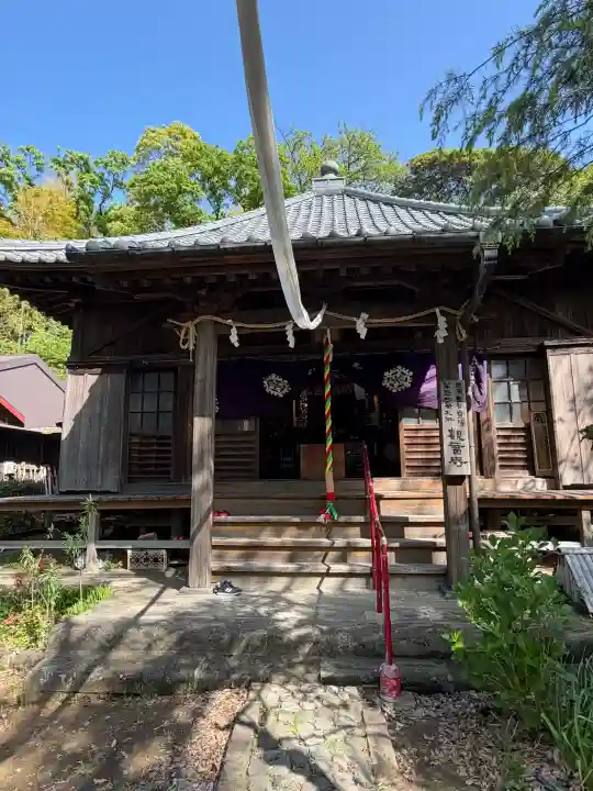 観音寺の{uncategorized: "未分類", other: "その他", undefined: "問題あり", building: "その他建物", grave: "お墓", sacred_gate: "鳥居", guardian: "狛犬", statue: "像", buddha: "仏像", history: "歴史", nature: "自然", garden: "庭園", animal: "動物", pagoda: "塔", temizu: "手水舎", mountain_gate: "山門・神門", sanctuary: "本殿・本堂", subordinate: "末社・摂社", art: "芸術", scenery: "景色", jizo: "地蔵", ema: "絵馬", goshuin: "御朱印", omikuji: "おみくじ", items: "授与品その他", amulet: "お守り", goshuincho: "御朱印帳", eats: "食事", festival: "お祭り", votive_dance: "神楽", shichigosan: "七五三参", wedding: "結婚式", experience: "体験その他", initially: "初詣", around: "周辺", anti_infection: "感染症対策"}