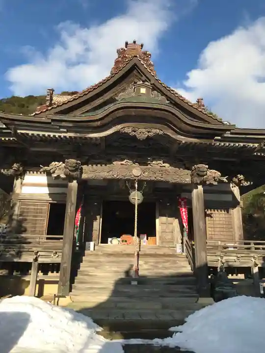 摩尼寺の本殿・本堂