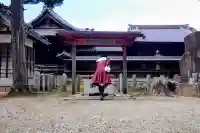 八劔神社(西端八劔神社)の{uncategorized: "未分類", other: "その他", undefined: "問題あり", building: "その他建物", grave: "お墓", sacred_gate: "鳥居", guardian: "狛犬", statue: "像", buddha: "仏像", history: "歴史", nature: "自然", garden: "庭園", animal: "動物", pagoda: "塔", temizu: "手水舎", mountain_gate: "山門・神門", sanctuary: "本殿・本堂", subordinate: "末社・摂社", art: "芸術", scenery: "景色", jizo: "地蔵", ema: "絵馬", goshuin: "御朱印", omikuji: "おみくじ", items: "授与品その他", amulet: "お守り", goshuincho: "御朱印帳", eats: "食事", festival: "お祭り", votive_dance: "神楽", shichigosan: "七五三参", wedding: "結婚式", experience: "体験その他", initially: "初詣", around: "周辺", anti_infection: "感染症対策"}
