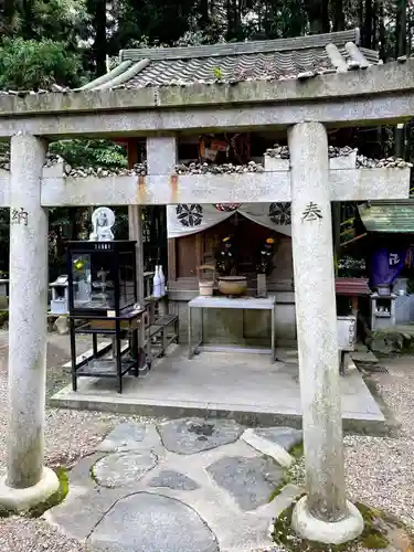 宝山寺の末社