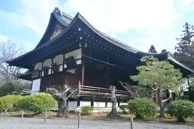 廣隆寺の{uncategorized: "未分類", other: "その他", undefined: "問題あり", building: "その他建物", grave: "お墓", sacred_gate: "鳥居", guardian: "狛犬", statue: "像", buddha: "仏像", history: "歴史", nature: "自然", garden: "庭園", animal: "動物", pagoda: "塔", temizu: "手水舎", mountain_gate: "山門・神門", sanctuary: "本殿・本堂", subordinate: "末社・摂社", art: "芸術", scenery: "景色", jizo: "地蔵", ema: "絵馬", goshuin: "御朱印", omikuji: "おみくじ", items: "授与品その他", amulet: "お守り", goshuincho: "御朱印帳", eats: "食事", festival: "お祭り", votive_dance: "神楽", shichigosan: "七五三参", wedding: "結婚式", experience: "体験その他", initially: "初詣", around: "周辺", anti_infection: "感染症対策"}
