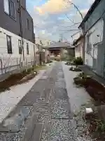 遍照寺の{uncategorized: "未分類", other: "その他", undefined: "問題あり", building: "その他建物", grave: "お墓", sacred_gate: "鳥居", guardian: "狛犬", statue: "像", buddha: "仏像", history: "歴史", nature: "自然", garden: "庭園", animal: "動物", pagoda: "塔", temizu: "手水舎", mountain_gate: "山門・神門", sanctuary: "本殿・本堂", subordinate: "末社・摂社", art: "芸術", scenery: "景色", jizo: "地蔵", ema: "絵馬", goshuin: "御朱印", omikuji: "おみくじ", items: "授与品その他", amulet: "お守り", goshuincho: "御朱印帳", eats: "食事", festival: "お祭り", votive_dance: "神楽", shichigosan: "七五三参", wedding: "結婚式", experience: "体験その他", initially: "初詣", around: "周辺", anti_infection: "感染症対策"}